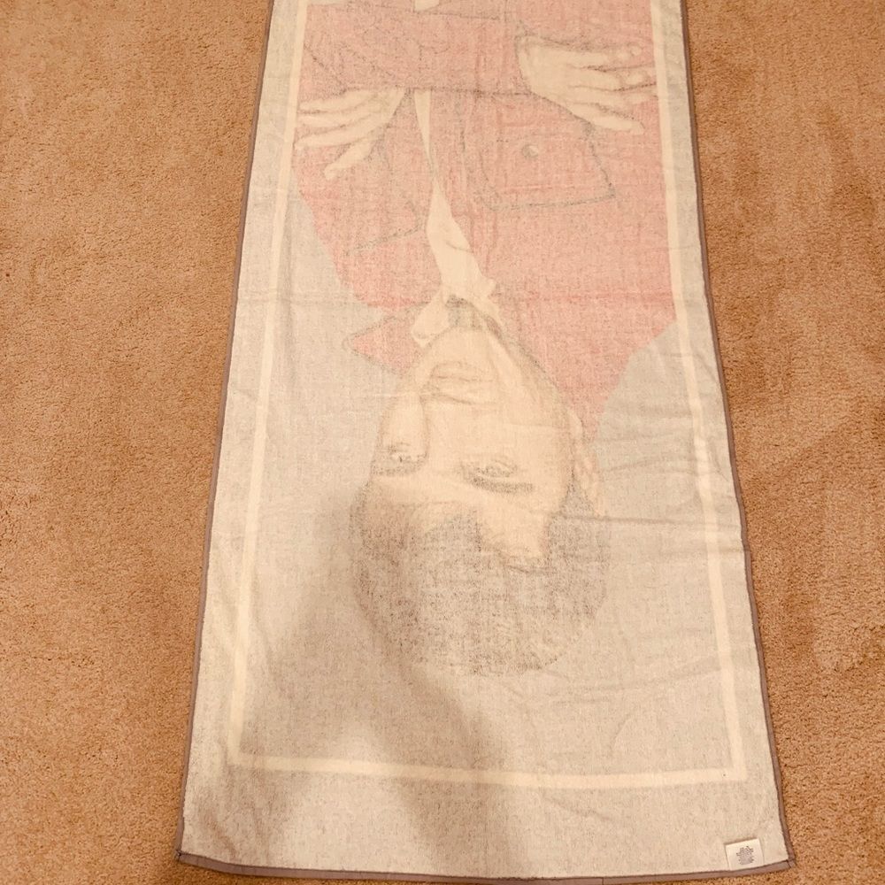 Elvis Presley Beach Towel - Picture 10 of 11